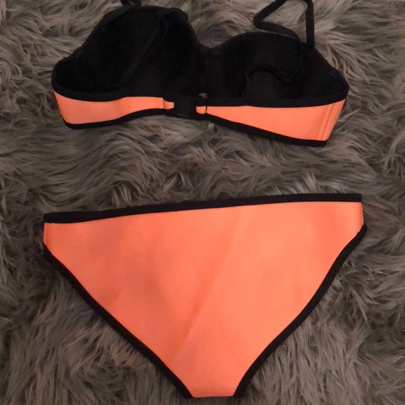 Triangl Bikini - Picture 2 of 4